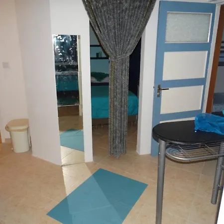 Lejlighed In With Balcony, Air Conditioning, Wi-fi *